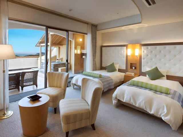 غرفة يابانية غربية بريميوم بسريرين منفصلين وفرشتي فوتون، Hotel Altia Toba 1/1