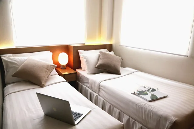 Adjoining, Twin Beds, Bridal Tea House Hotel Yau Ma Tei 2/4