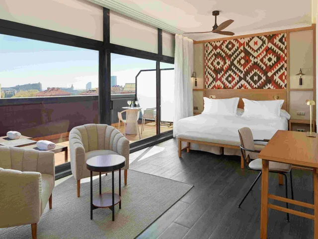 جناح جونيور بريفيليج مفرد بشرفة، H10 Marina Barcelona 1/2