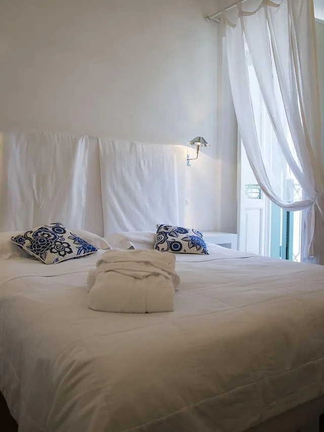 شقة بسرير كوين بغرفة نوم واحدة مع أريكة، Suite Home Trani 2/5