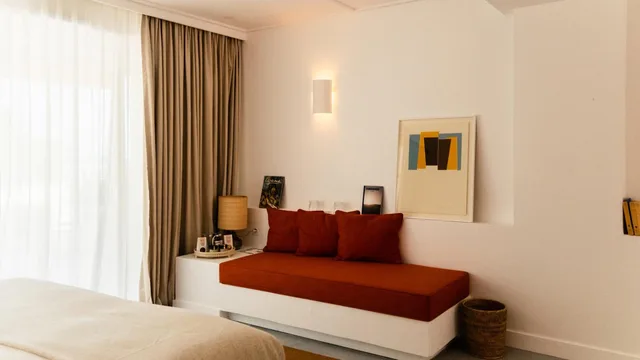 غرفة ديلوكس بإطلالة على الحديقة، Hotel Les Roches Rouges 6/6