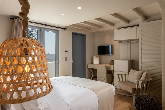 جناح سوبيريور بسرير كوين بإطلالة على البحر، Oniro Suites 4/4