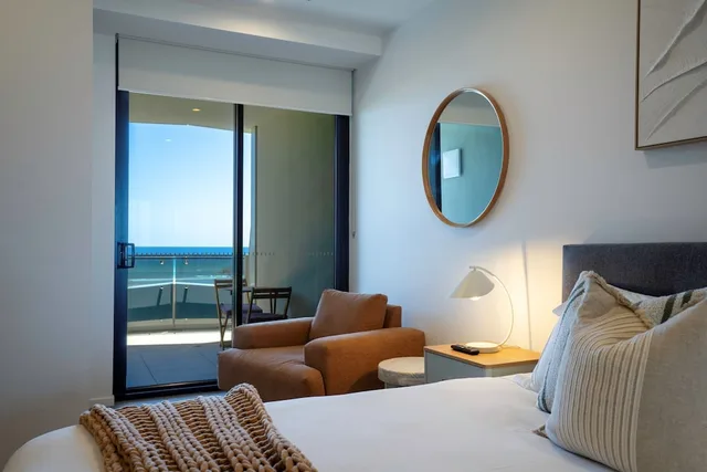 2 Bedrooms, Apartment, King and Twin Beds, Ocean Front، Iconic Kirra Beach Resort 5/10