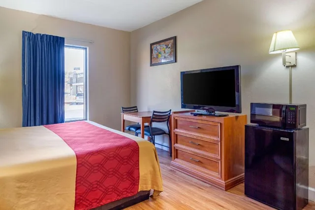 جناح بسرير كينج، Econo Lodge Lookout Mountain 4/6