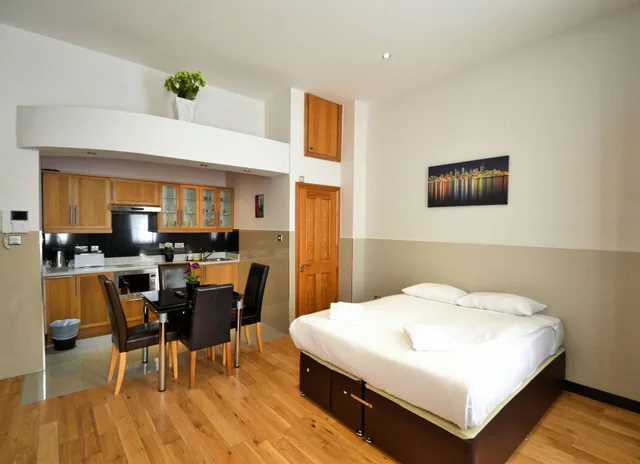 استوديو بسرير مزدوج مع أريكة، HYDE PARK APARTMENTS 2/6