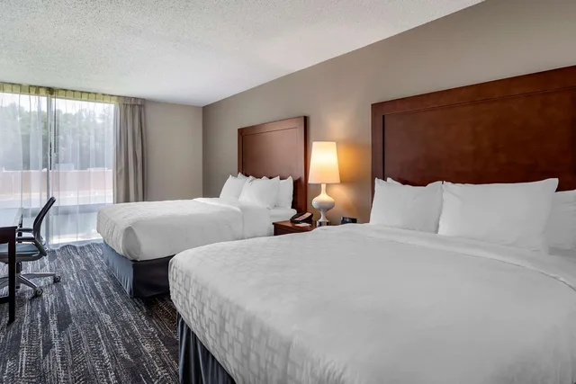 غرفة بسريرين كوين، Clarion Inn Sheffield Muscle Shoals 2/3