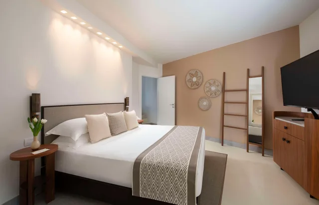 جناح، Baia di Chia Resort Sardinia, Curio Collection by Hilton 3/9