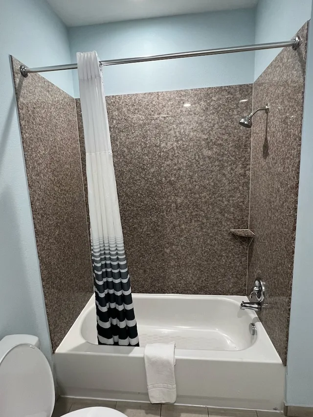 جناح بسرير كينج، Americas Best Value Inn Sulphur 6/6