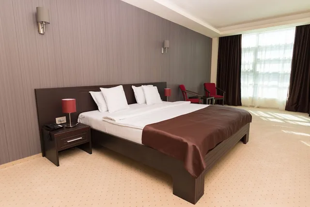 غرفة ديلوكس بسرير كينج، Ramada by Wyndham Constanta 1/3