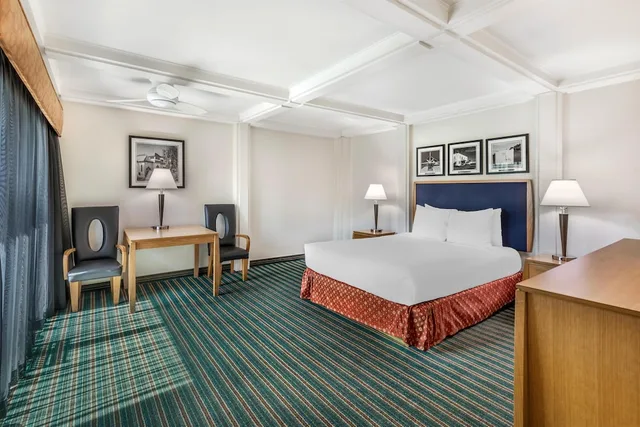 غرفة قياسية بسرير كوين بإطلالة على المسبح بشرفة، Best Western Pine Tree Motel 2/5
