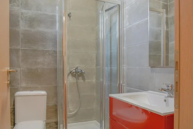 غرفة سوبيريور ثلاثية بثلاثة أسرّة بإطلالة على المسبح، Guesthouse Monastiri 5/5