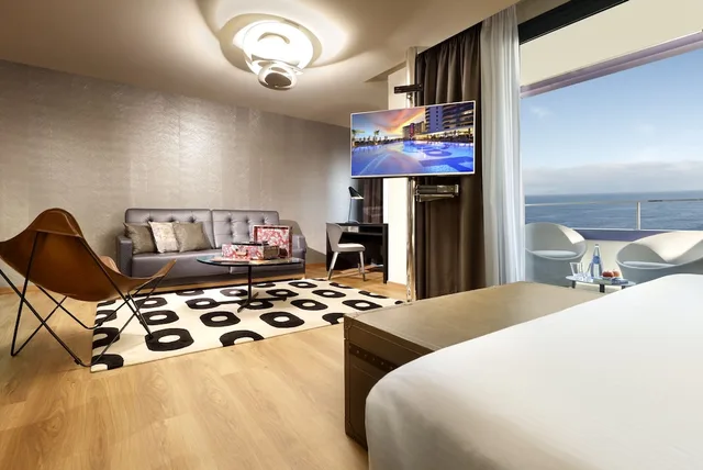 Royal, Rock, Family, Studio, Suite, King Bed, Sofa، Hard Rock Hotel Tenerife 2/3