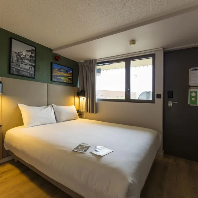 Room, Double Bed, Campanile Le Mans Est 1/10
