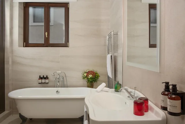 جناح جونيور بسرير مزدوج وسرير فردي مع سرير إضافي، NH Collection Palazzo Verona 4/5