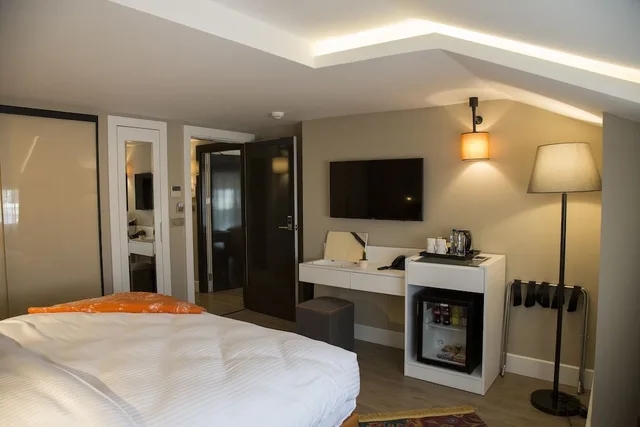 جناح عائلي بسريرين كينج وسريرين كوين بغرفتي نوم، Sparkle Hotel 1/10