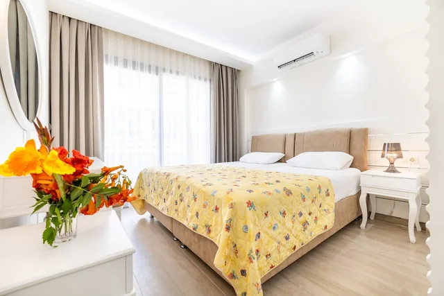 جناح بسرير كينج بإطلالة على المدينة مع أريكة، Princess Kinli Suites Hotel 5/10