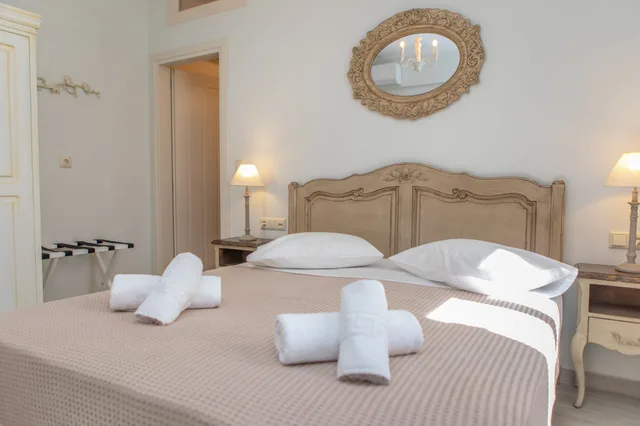 Studio, Double Bed, Nikos Verikokos Studios 1/2