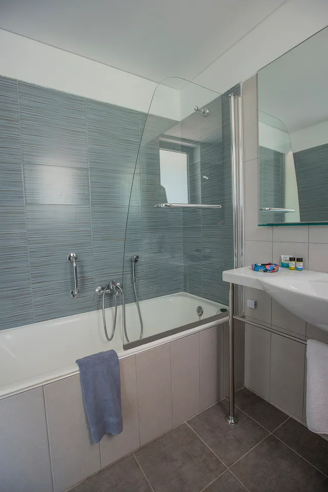 غرفة بسرير بطابقين، Golden Coast Hotel and Bungalows 4/5