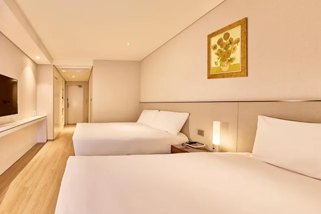 Semi Room, Family, 1 Double and 1 Single Bed، Hotel Thomas Myeongdong 2/2