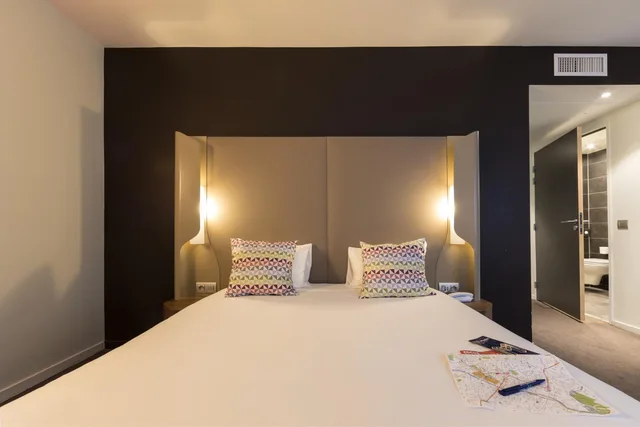 Next Generation, 1 Double and 1 Single Bed، Campanile Le Mans Centre Gare 3/10