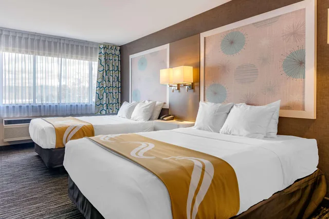 غرفة بسريرين كوين، Quality Inn Kamloops 2/3