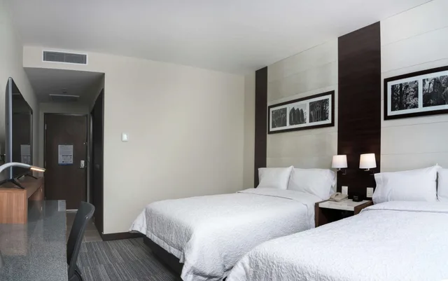 Studio, Queen Bed, Accessible, Hampton Inn And Suites San Luis Potosi Slp 2/7