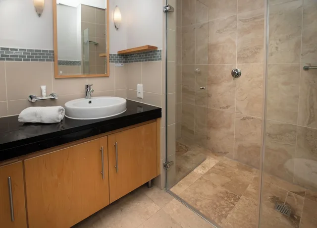 1 Bedroom, Superior, King Bed, Mountain Marina Luxury Apartments 6/8