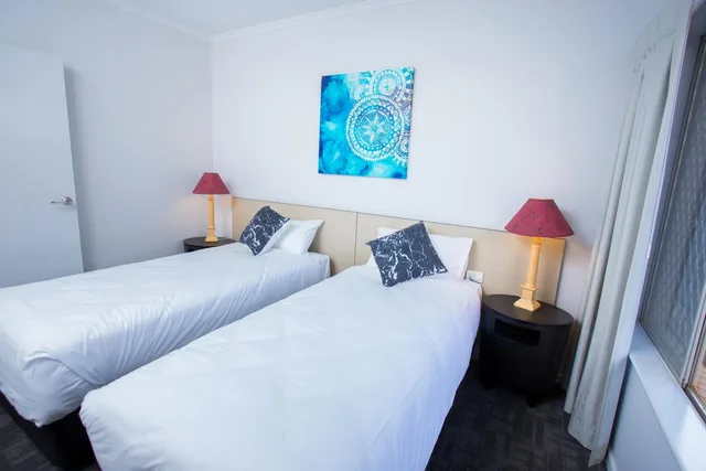 استوديو عائلي، Wilsonton Hotel 8/10