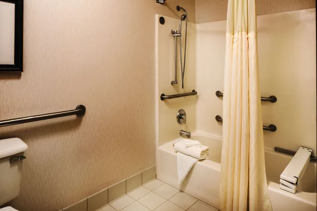 Room, 2 Queen Beds, Sofa, Accessible, DoubleTree by Hilton Olympia Downtown Capitol District 9/10