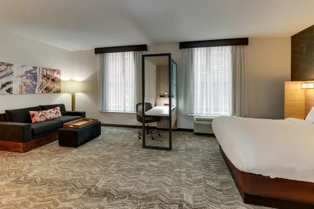 استوديو ديلوكس بسرير كينج، SpringHill Suites Birmingham Downtown at UAB 3/7