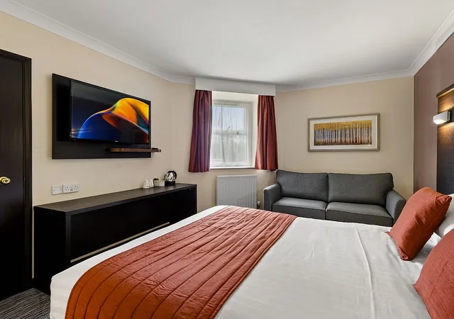 Family, Double Bed, Dragonfly Hotel Bury St Edmunds 2/8
