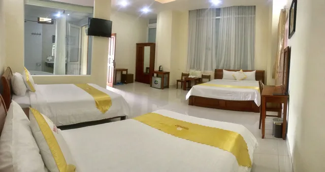 غرفة عائلية رباعية بسريرين مزدوجين بإطلالة جزئية على البحر، Hoang Yen Canary Hotel 4/10
