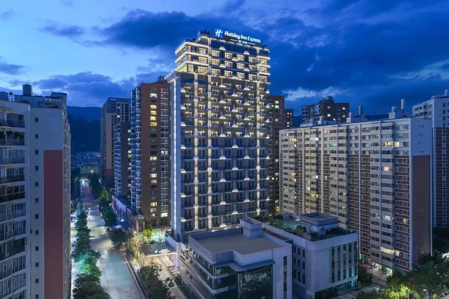 Holiday Inn Express Kunming Yiliang Center by IHG، Shilin 2/50
