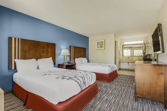 غرفة قياسية بسريرين مزدوجين للمدخنين، Econo Lodge Inn & Suites Enid South 1/10
