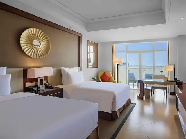 Executive, Twin Beds, River View, Balcony, Pullman Haikou 1/3
