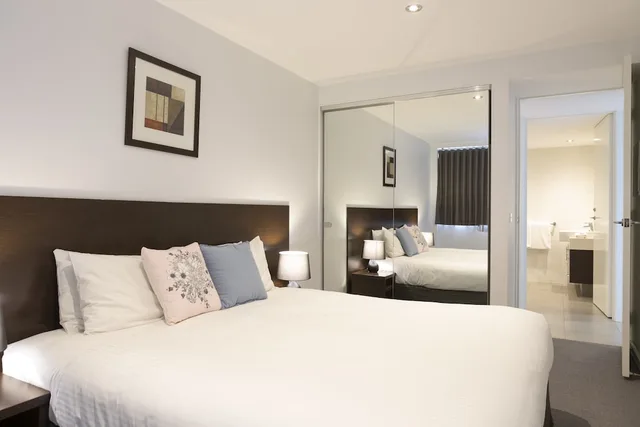 شقة بسريرين كينج بإطلالة جزئية على البحر، The Dolphin Apartments 1/10