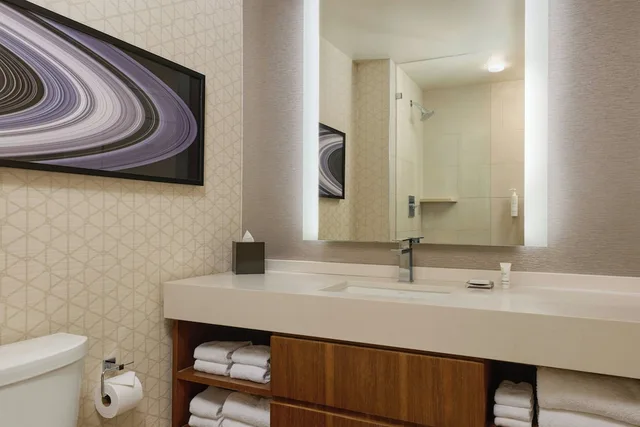 غرفة بسرير كينج، MARRIOTT MARQUIS HOUSTON 6/12