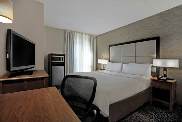غرفة بسرير كينج، Homewood Suites By Hilton Chicago Lincolnshire 1/4