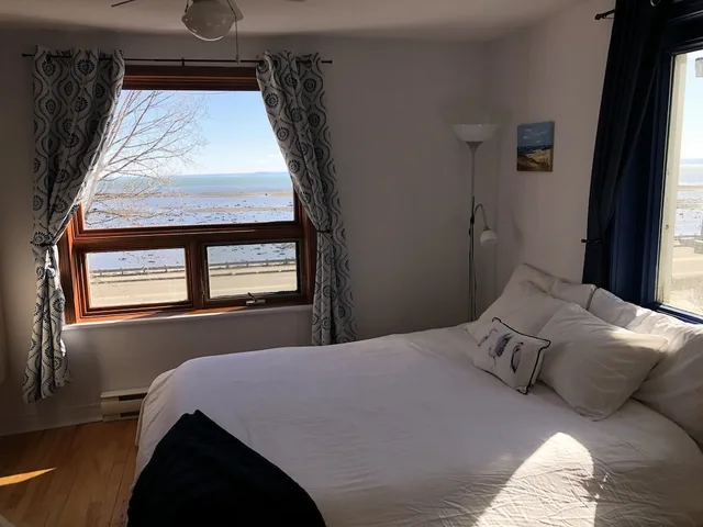 Superior, Murphy Bed, Queen Bed, River View, Private Bathroom, Maison Des Rives 1/7