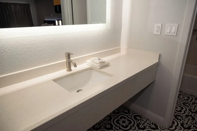 Standard, Queen Bed, Motel6 Soledad, CA 8/8