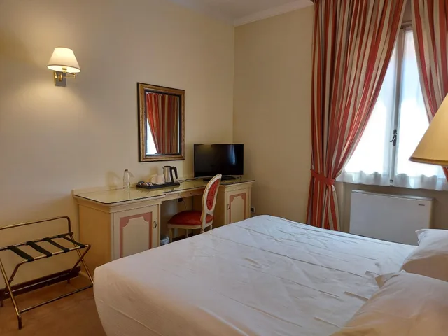 غرفة كلاسيكية ثلاثية، Phi Hotel Canalgrande 1/2