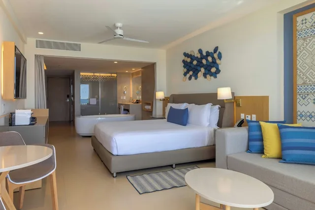 Diamond Club, Swim Out, Junior Suite, Luxury, Ocean Front، Royalton Splash Riviera Cancun, An Autograph Collection All-Inclusive Resort 2/6