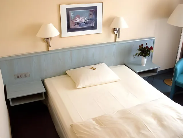 غرفة بسرير كوين، Mercure Hotel Stuttgart Zuffenhausen 1/1
