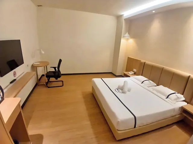 غرفة بسرير كوين، Top Holiday Hotel 3/7