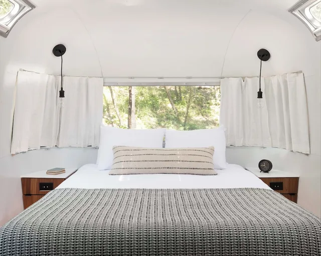 Suite, 2 Queen Beds, Road View, Sofa، AutoCamp Sequoia 3/10