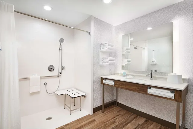 جناح بسريرين كوين مع أريكة لذوي الإعاقة، Hampton Inn Clewiston 1/1