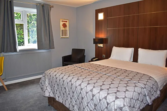 Upgrade, King Bed، Quality Hotel Coventry 2/4