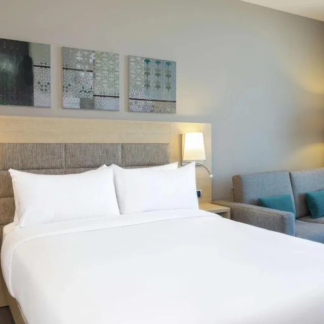 Family, Queen Bed, Sea View, Sofa, Hilton Garden Inn Tanger City Center 2/7
