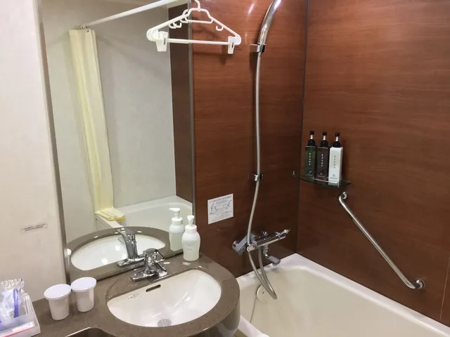 Light, Single, Twin Beds, Daiwa Roynet Hotel Kawasaki 2/2