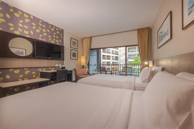 غرفة ديلوكس بإطلالة على المسبح، Deevana Plaza Phuket Patong 1/7